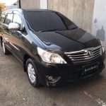 mobil tampak depan