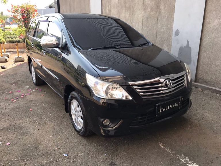 mobil tampak depan