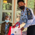 Lapas Tuban Salurkan Sembako Kepada Puluhan Warga Terdampak Covid