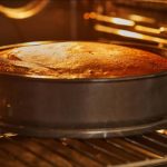 mesin oven cukup penting untuk membuat roti atau kue